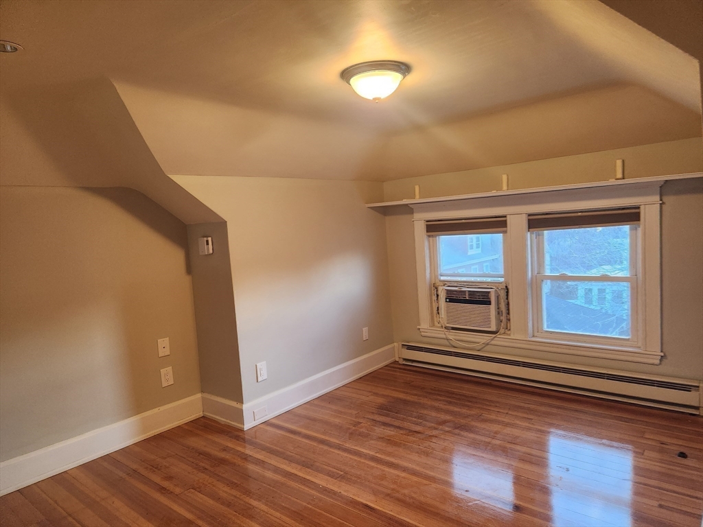 76 Edgemere Road
