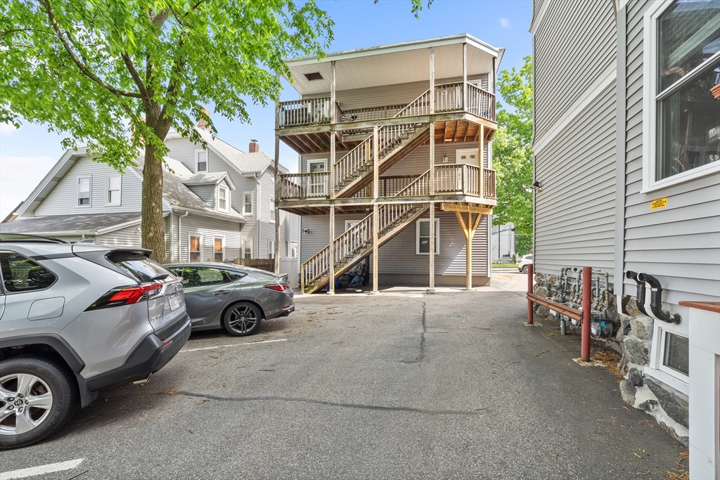 17 Robbins St # 1 Unit: 3-1