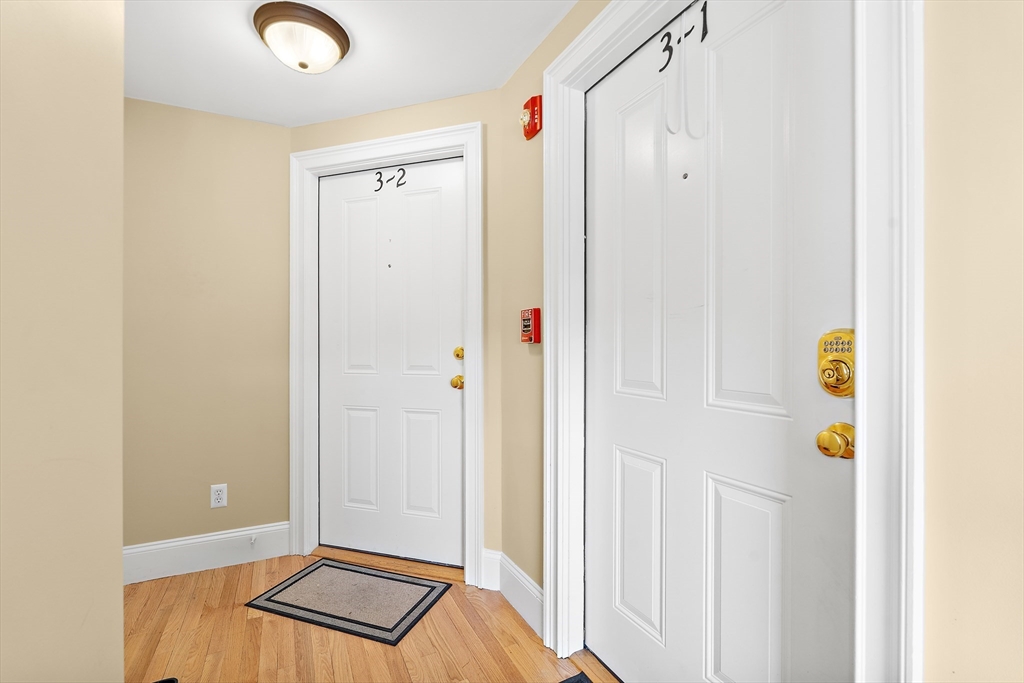 17 Robbins St # 1 Unit: 3-1