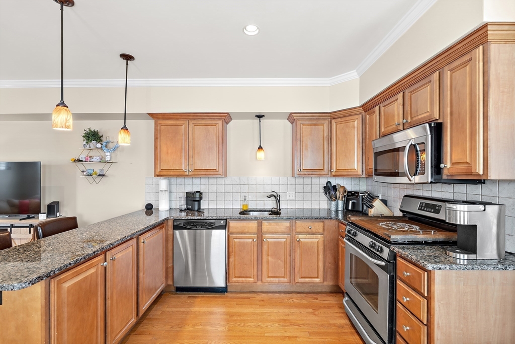 17 Robbins St # 1 Unit: 3-1