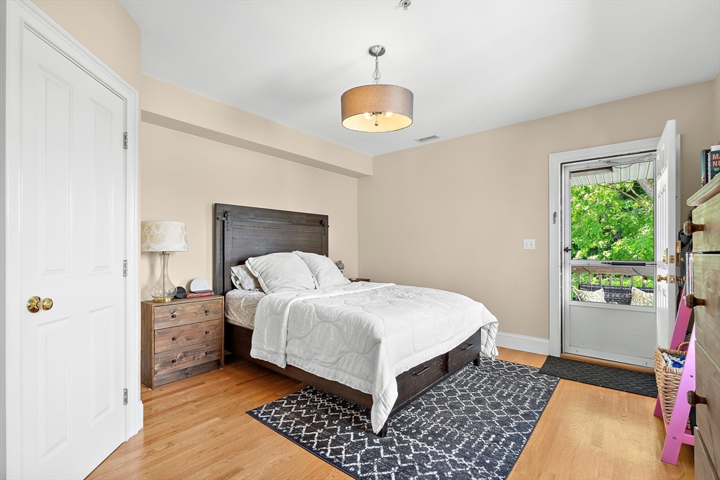 17 Robbins St # 1 Unit: 3-1