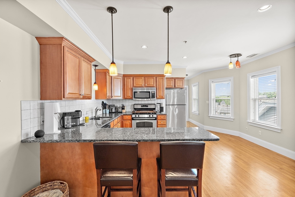 17 Robbins St # 1 Unit: 3-1