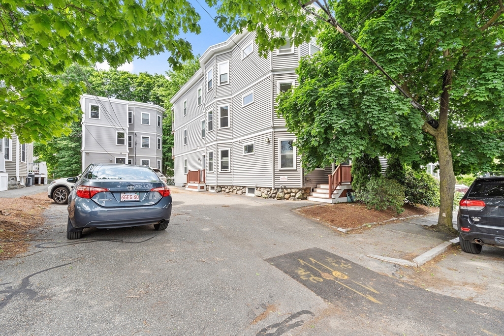 17 Robbins St # 1 Unit: 3-1