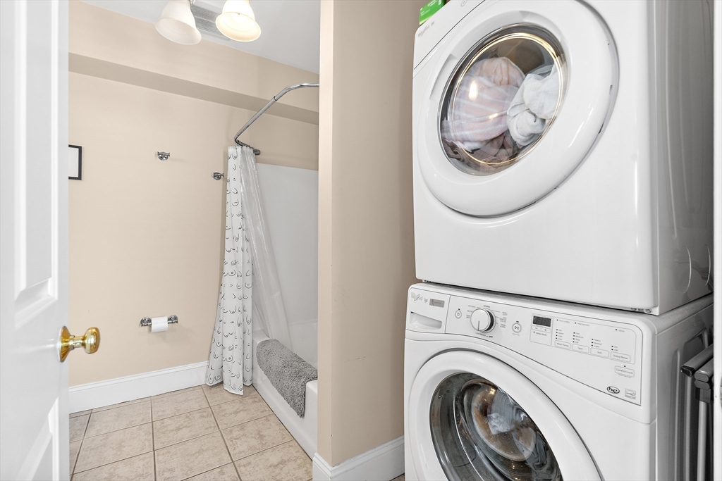 17 Robbins St # 1 Unit: 3-1