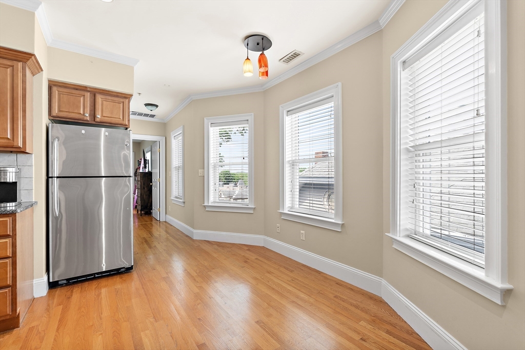17 Robbins St # 1 Unit: 3-1