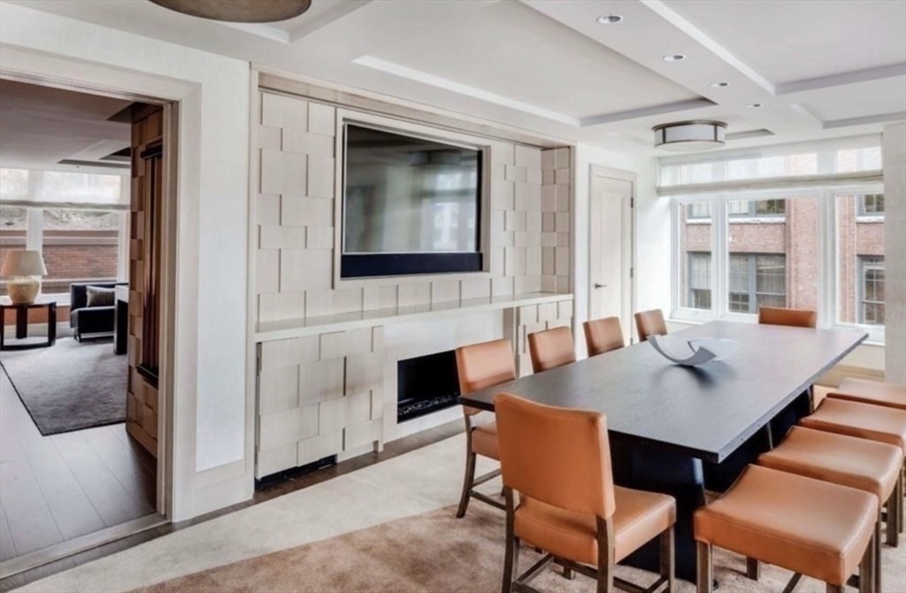 100 Lovejoy Wharf # 10M