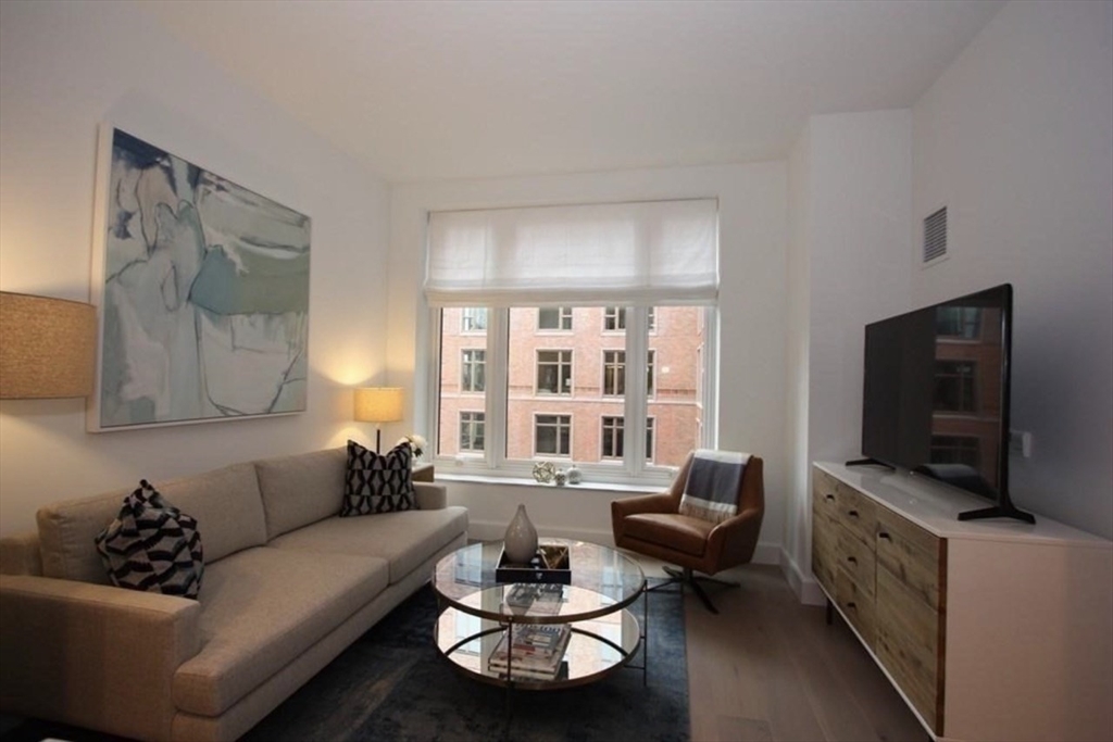 100 Lovejoy Wharf # 10M