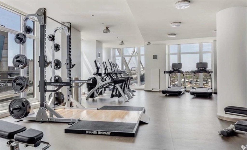 100 Lovejoy Wharf # 10M