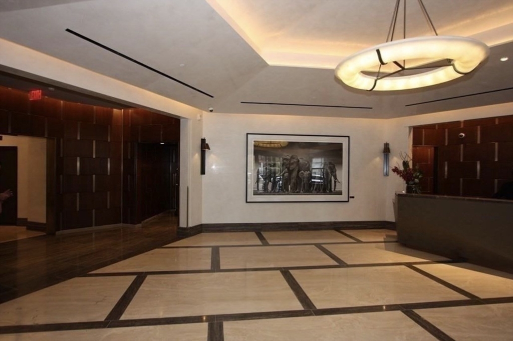 100 Lovejoy Wharf # 10M
