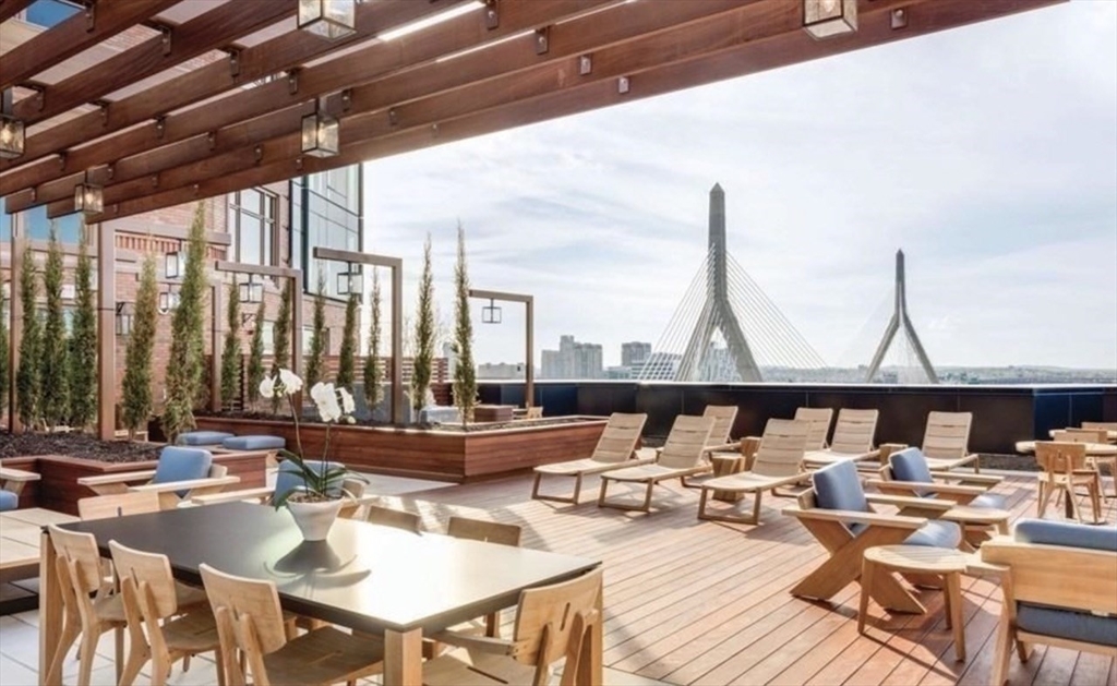 100 Lovejoy Wharf # 10M