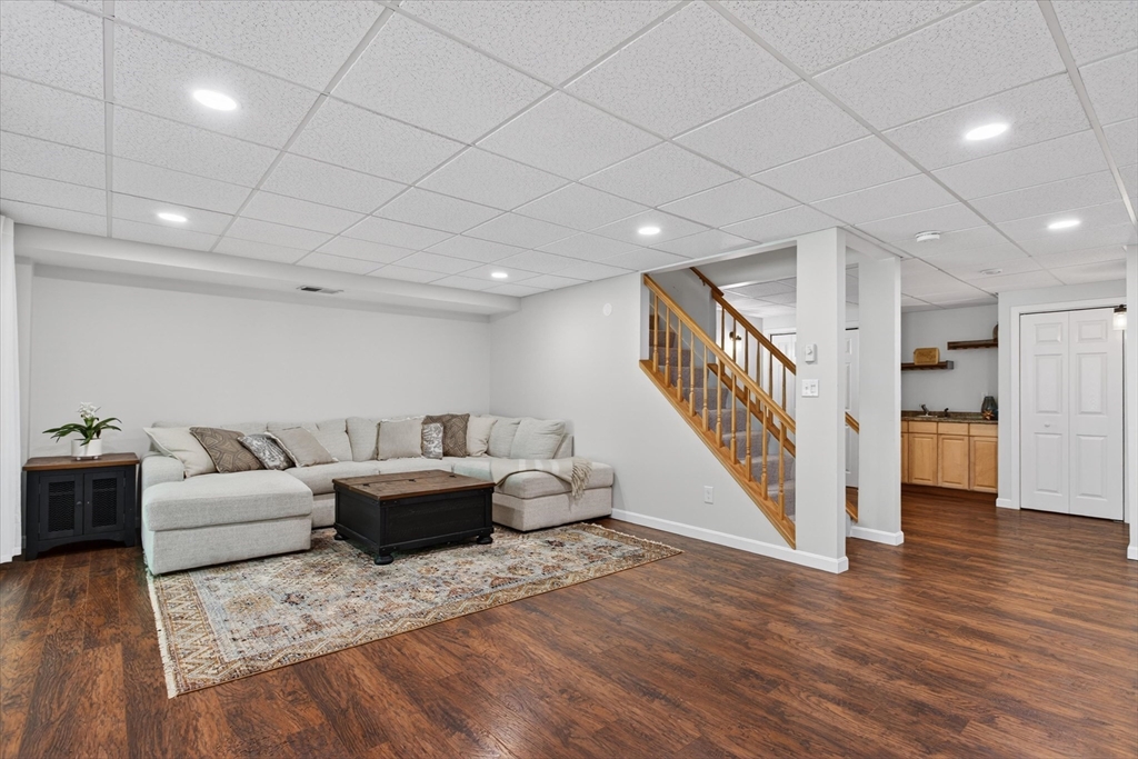 15 Nason Ln