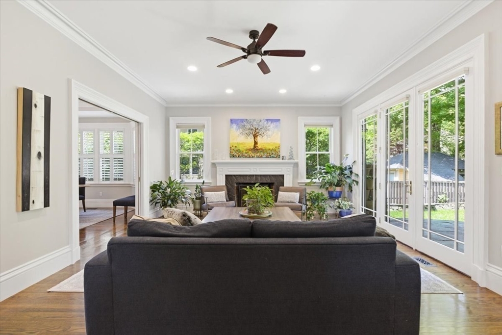 7 Locust Ave