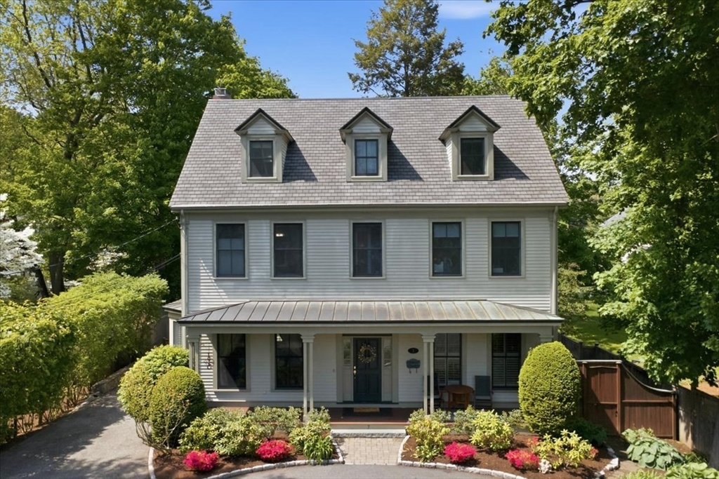 7 Locust Ave