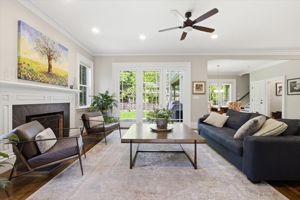 7 Locust Ave