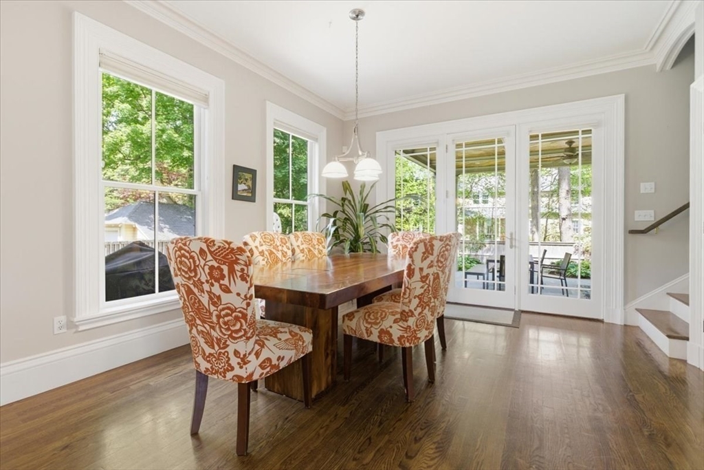 7 Locust Ave
