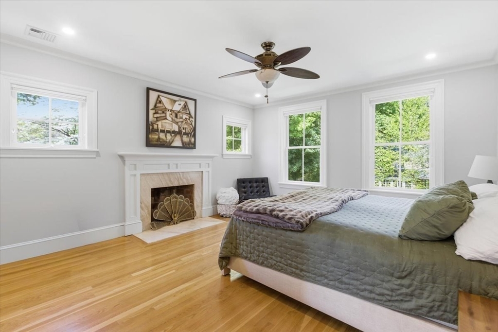 7 Locust Ave