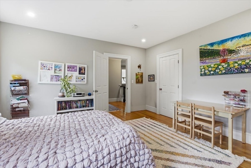 7 Locust Ave