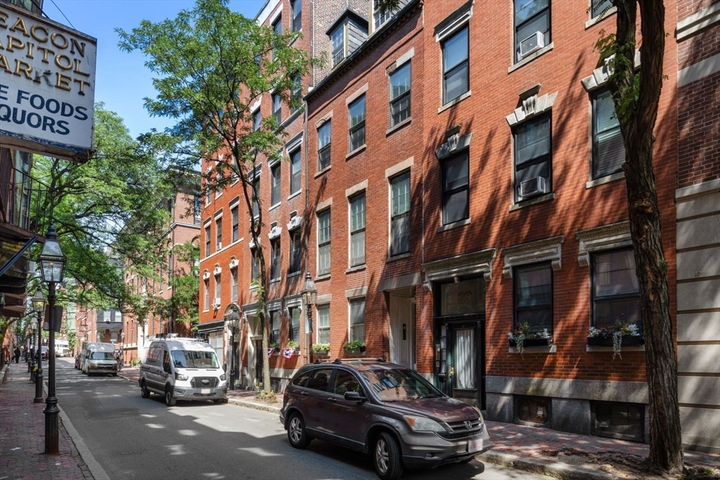 31 Myrtle Street # 4