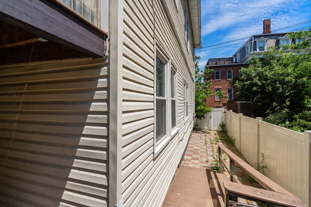 10 Orange St