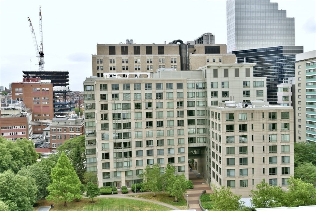 8 Whittier Pl # 12F
