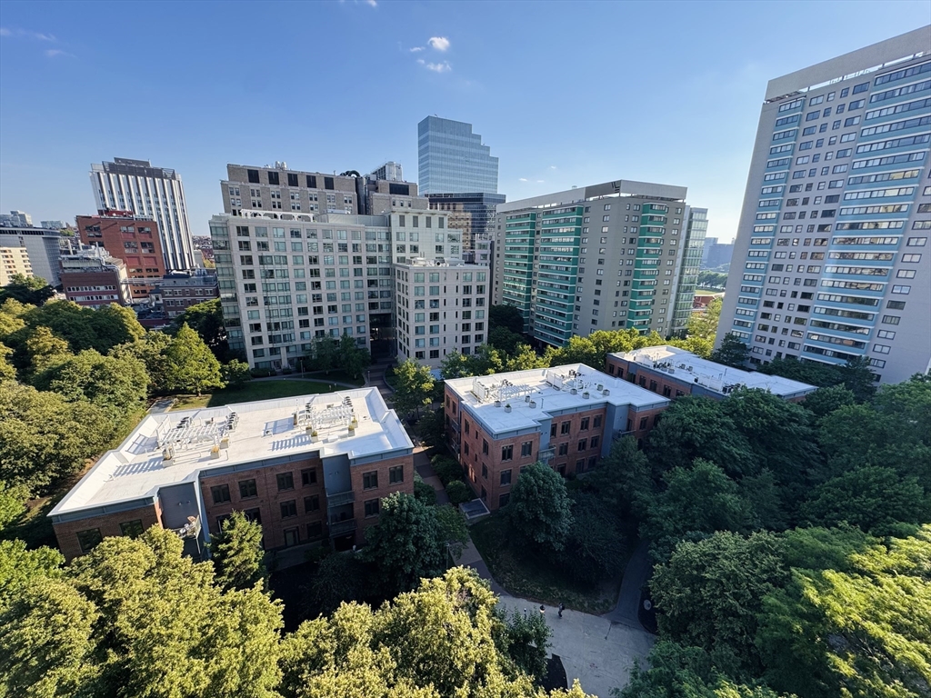 8 Whittier Pl # 12F