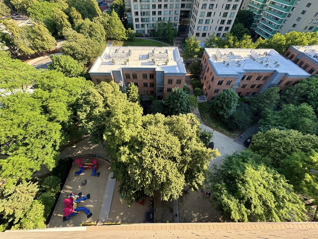 8 Whittier Pl # 12F