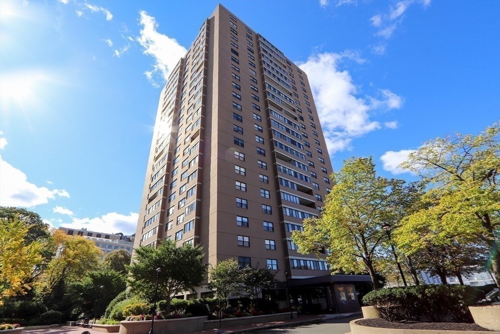 8 Whittier Pl # 12F
