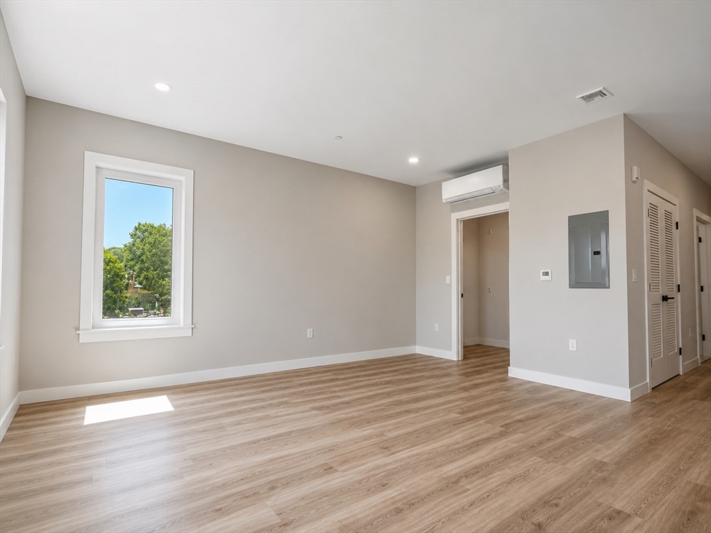 1305 Hyde Park Ave. # 213