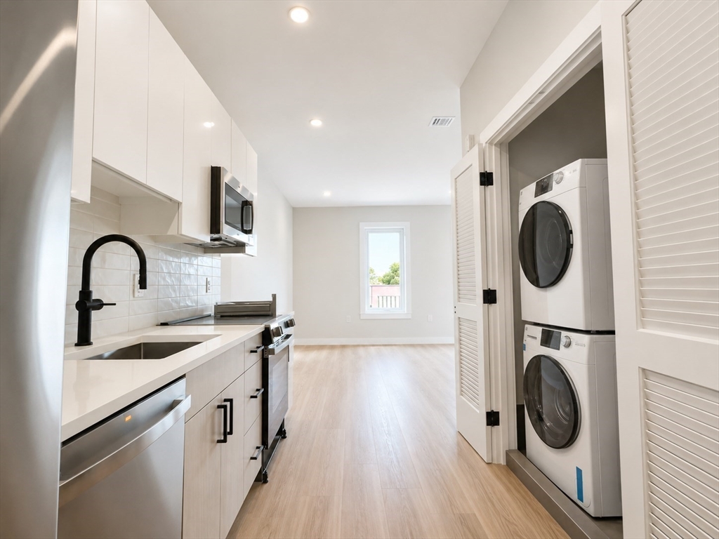 1305 Hyde Park Ave. # 213
