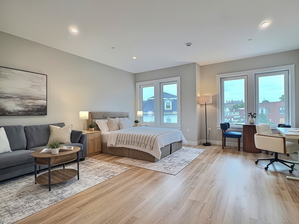 1305 Hyde Park Ave. # 213