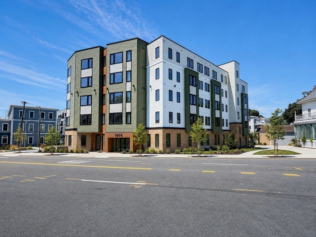 1305 Hyde Park Ave. # 213