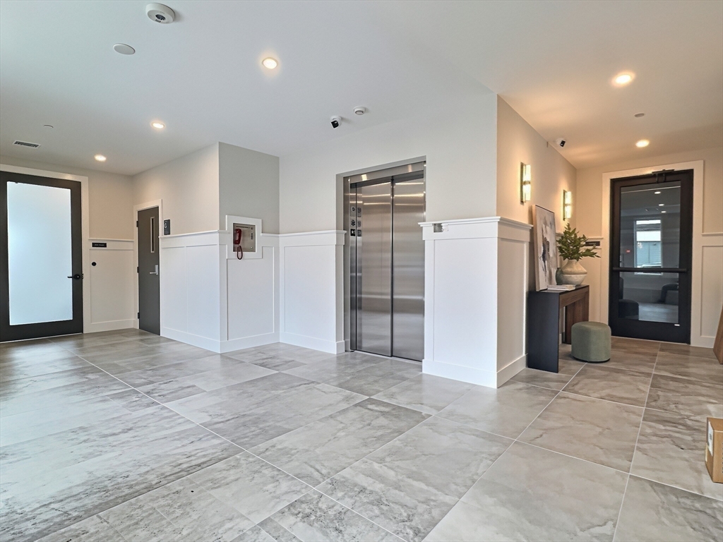 1305 Hyde Park Ave. # 213