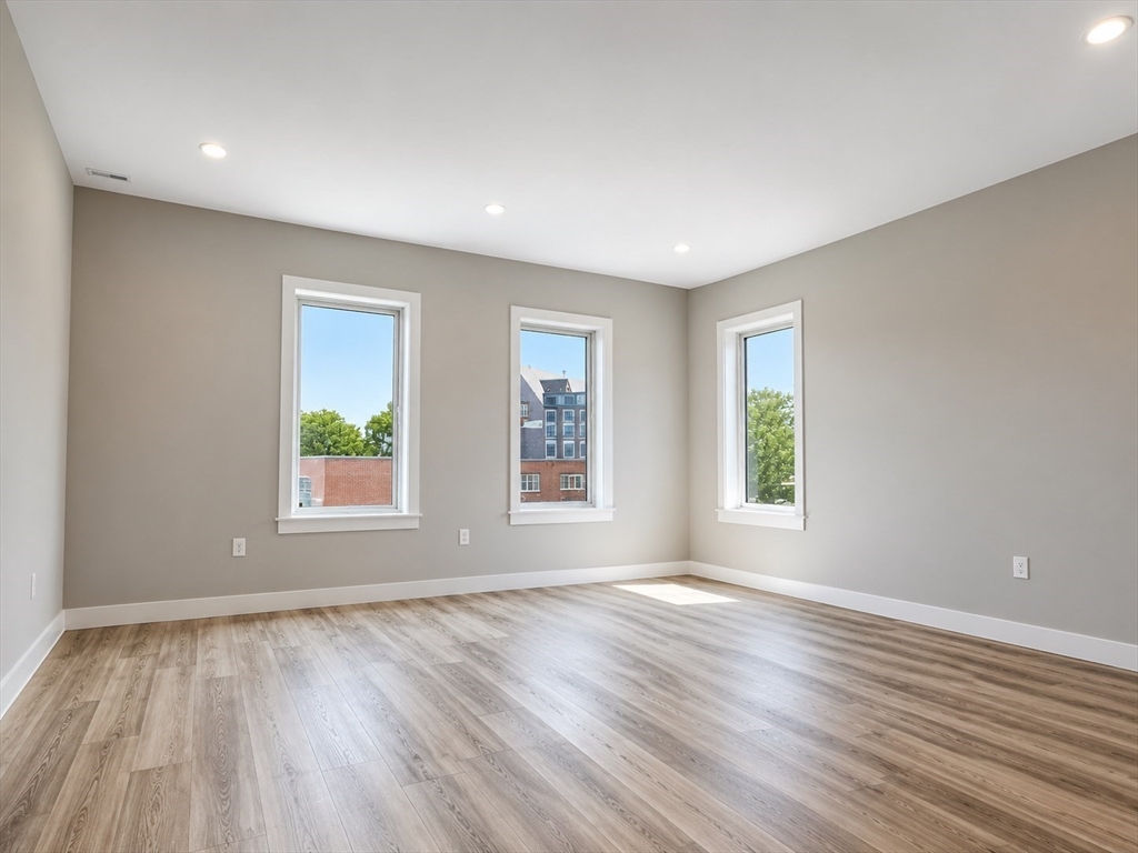 1305 Hyde Park Ave. # 213