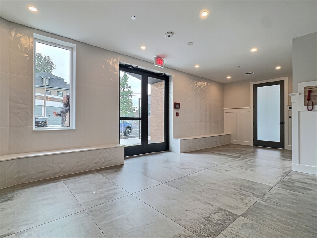 1305 Hyde Park Ave. # 213