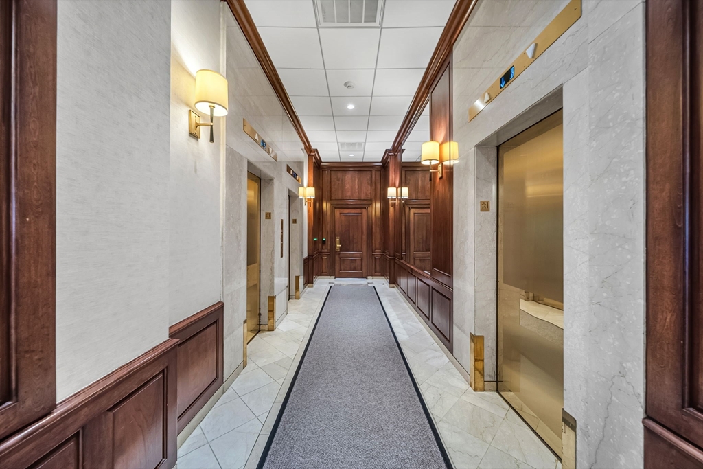 9 Hawthorne Pl # 7H