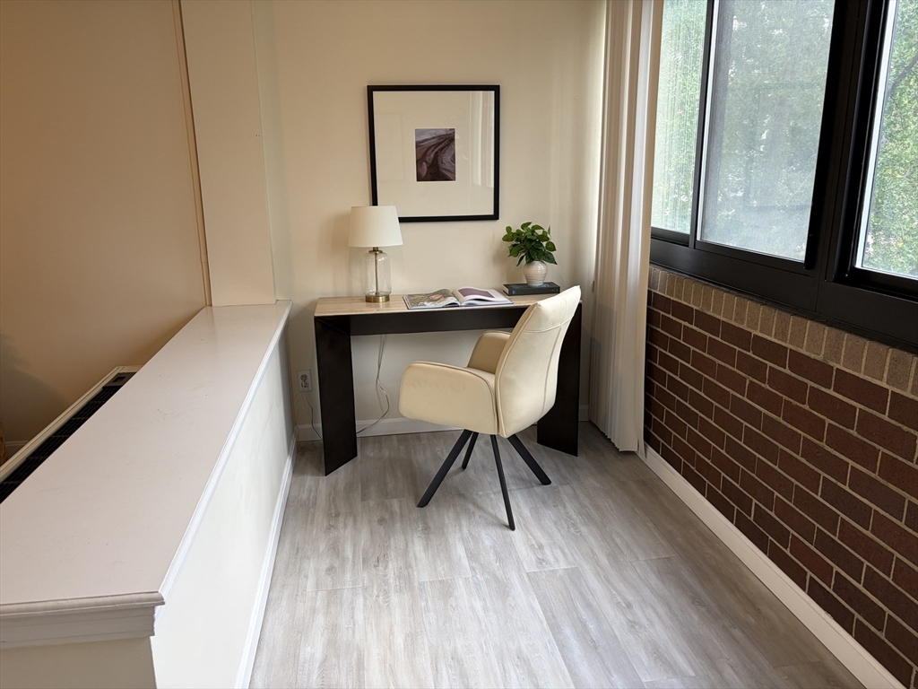 9 Hawthorne Pl # 7H