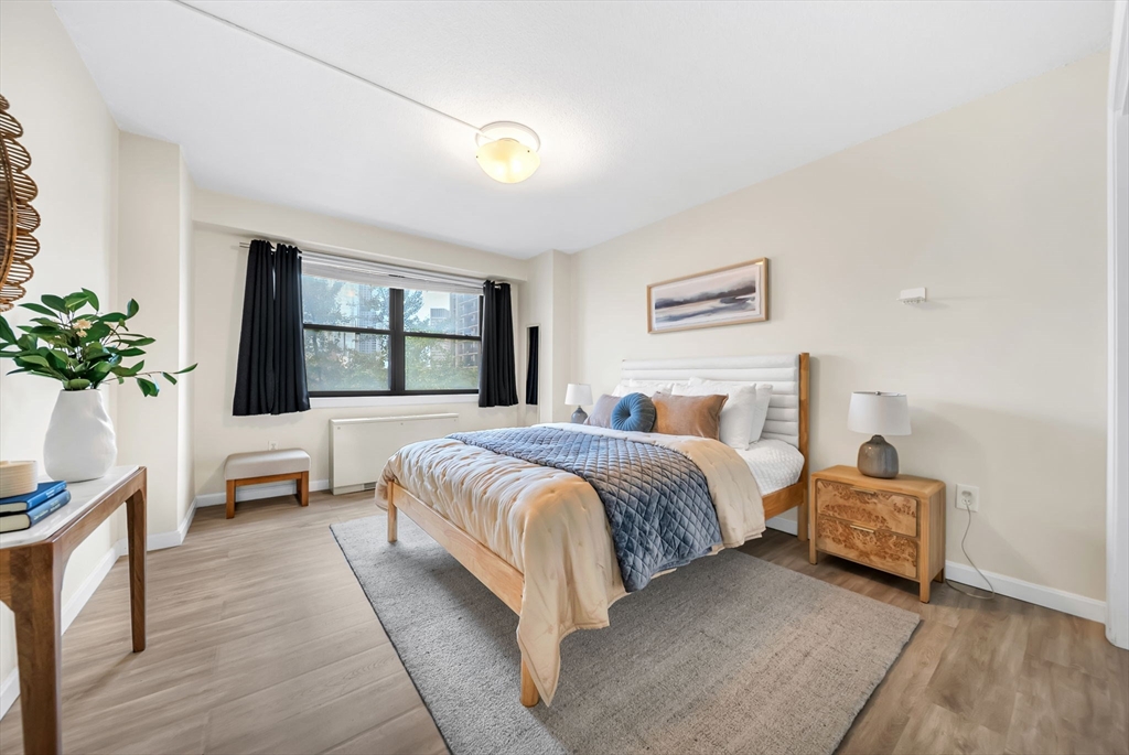 9 Hawthorne Pl # 7H