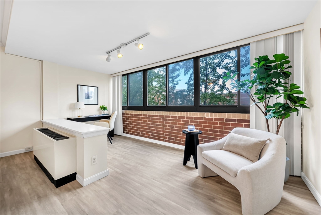 9 Hawthorne Pl # 7H