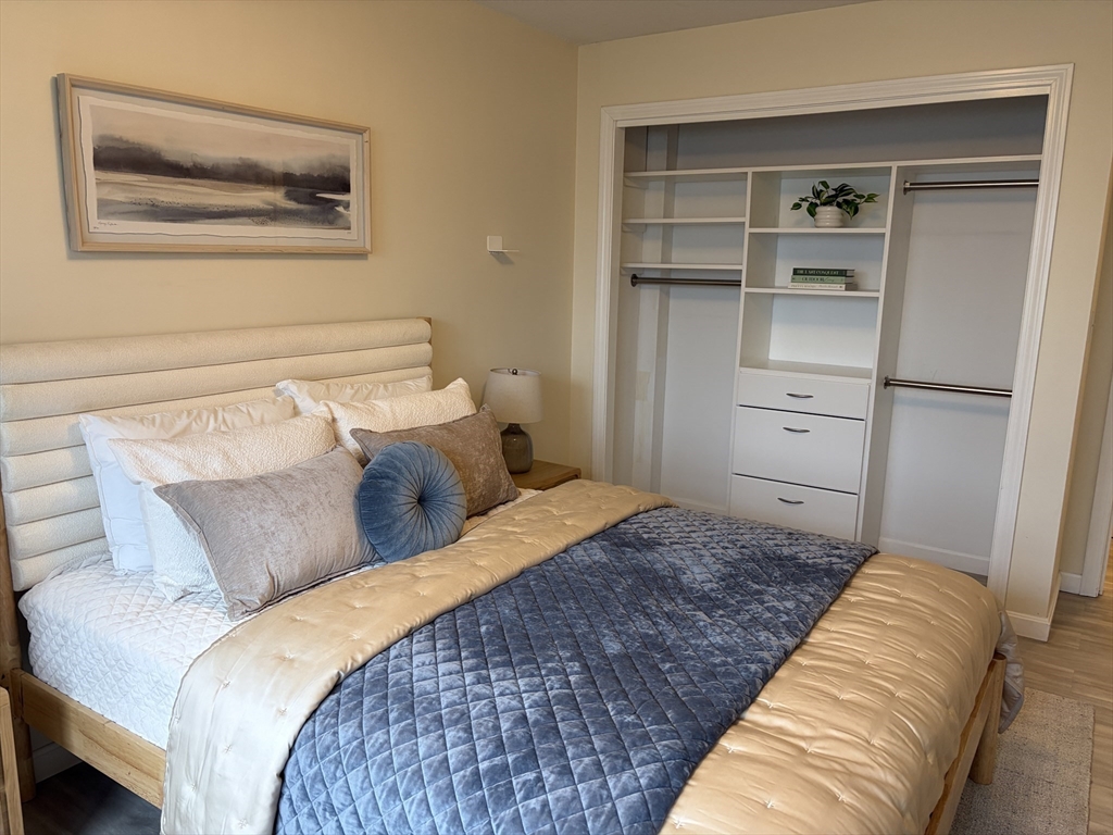 9 Hawthorne Pl # 7H