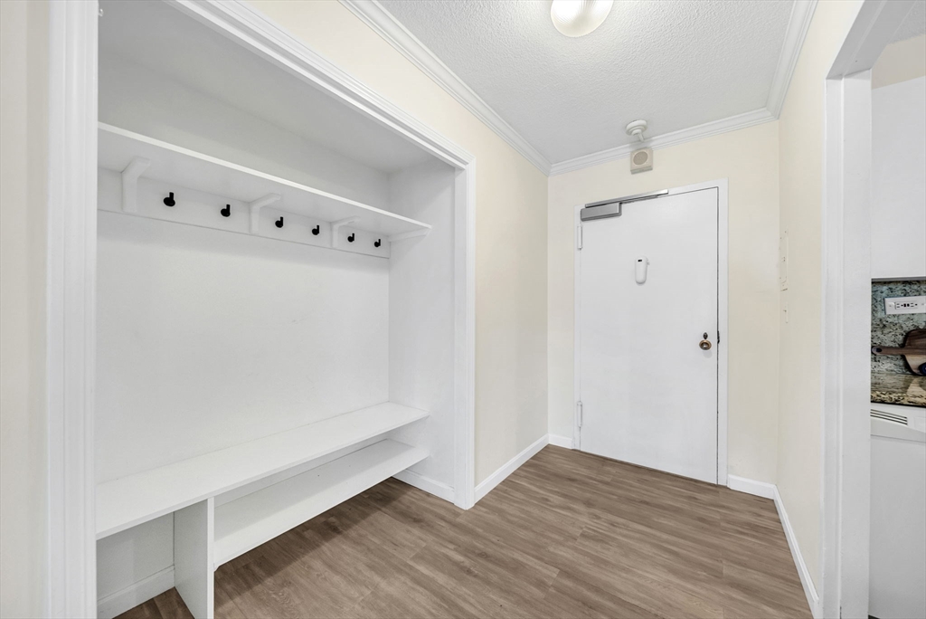 9 Hawthorne Pl # 7H