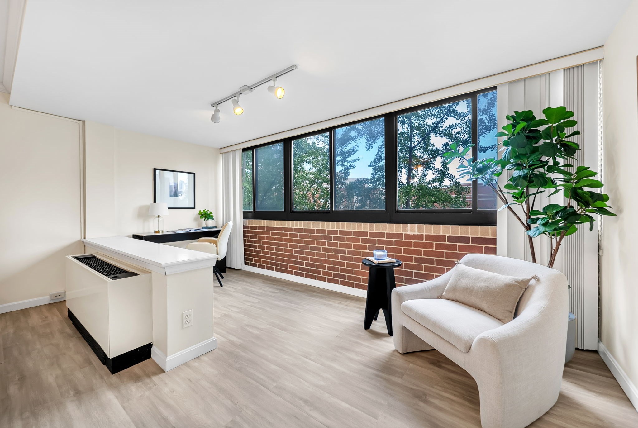 9 Hawthorne Pl # 7H