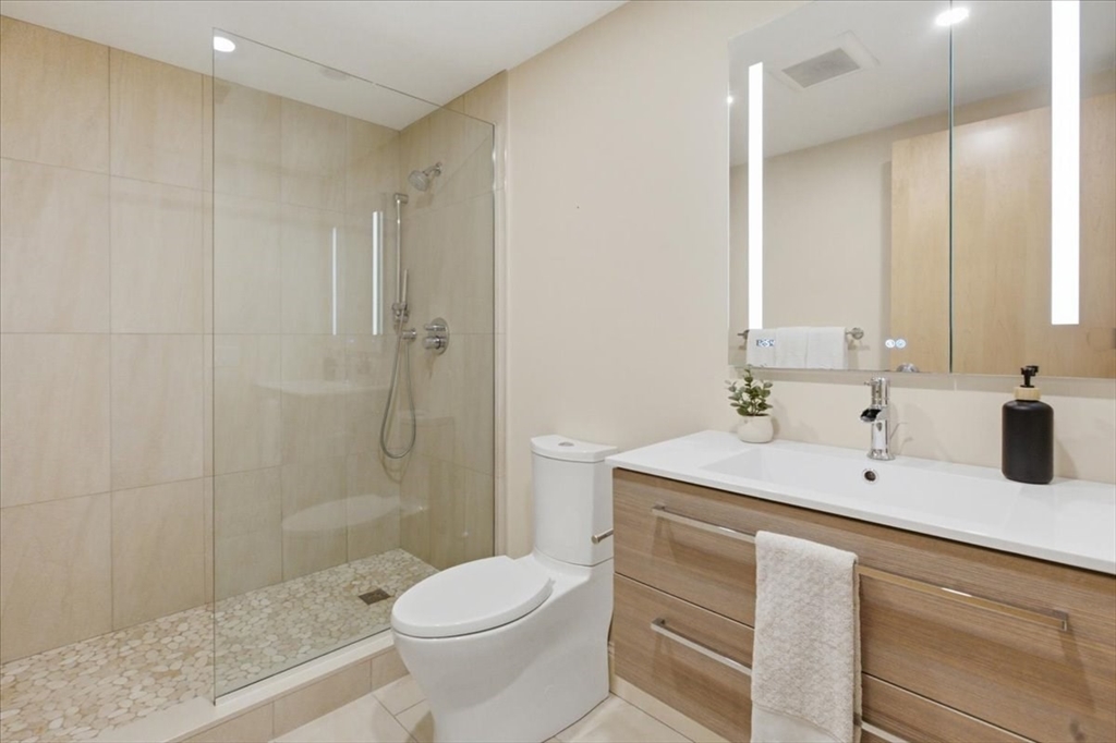 111 Beach St # 3E