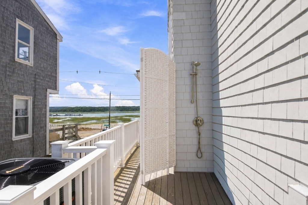 2 Cliff Rd S