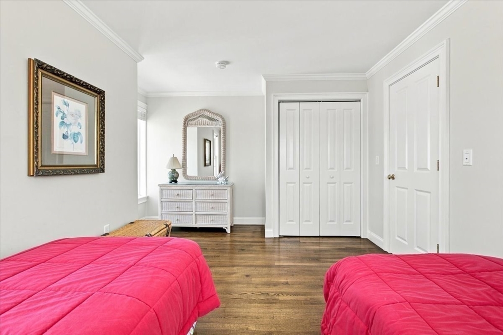 2 Cliff Rd S
