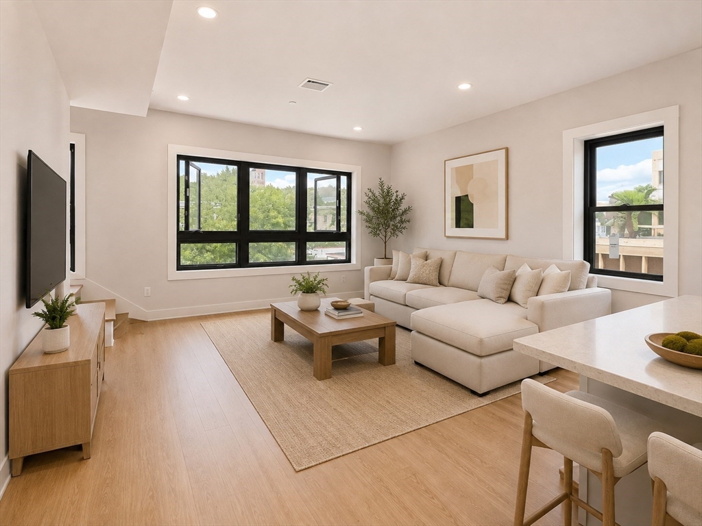820 Hyde Park Ave. # 306