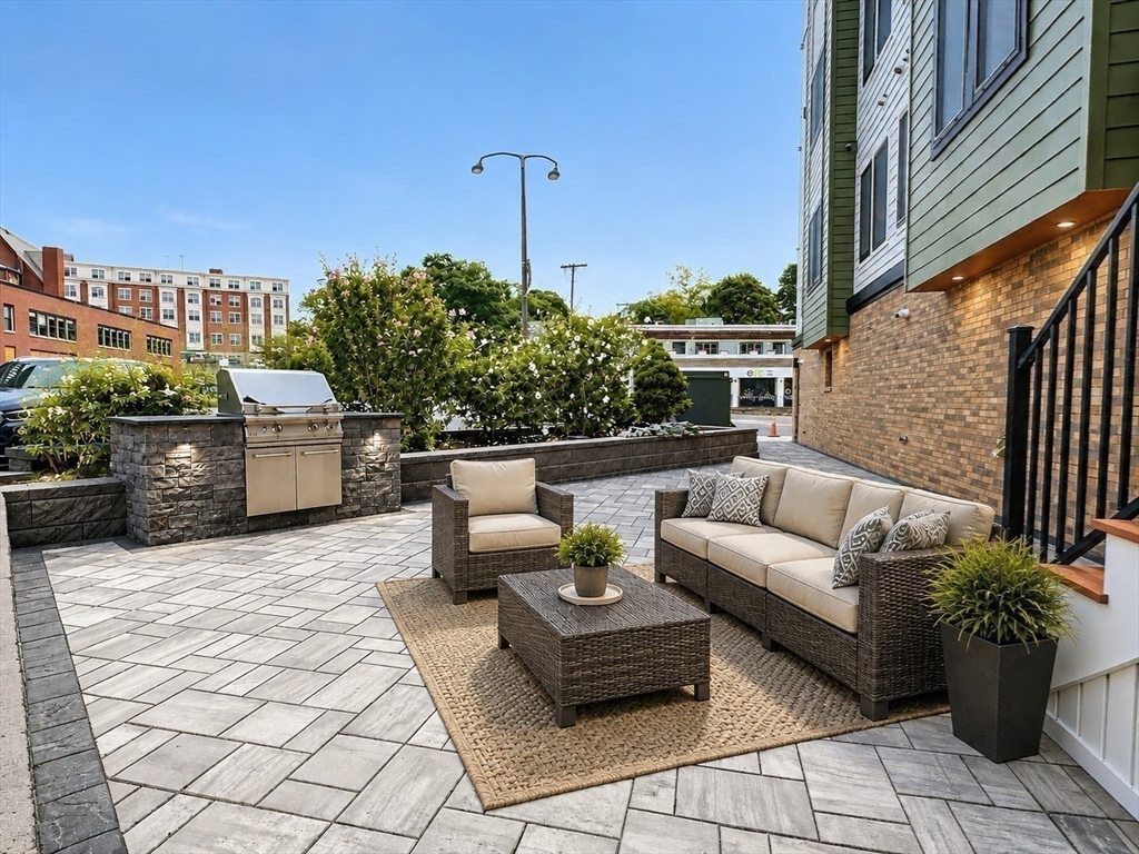 1305 Hyde Park Ave. # 209