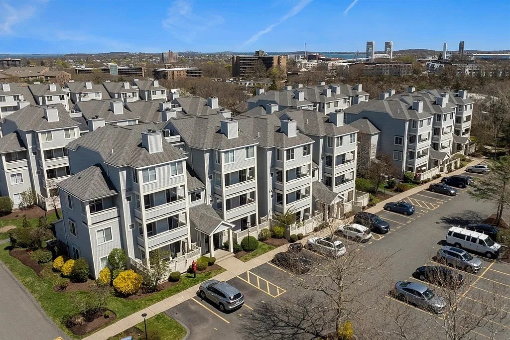 200 Falls Blvd # H303