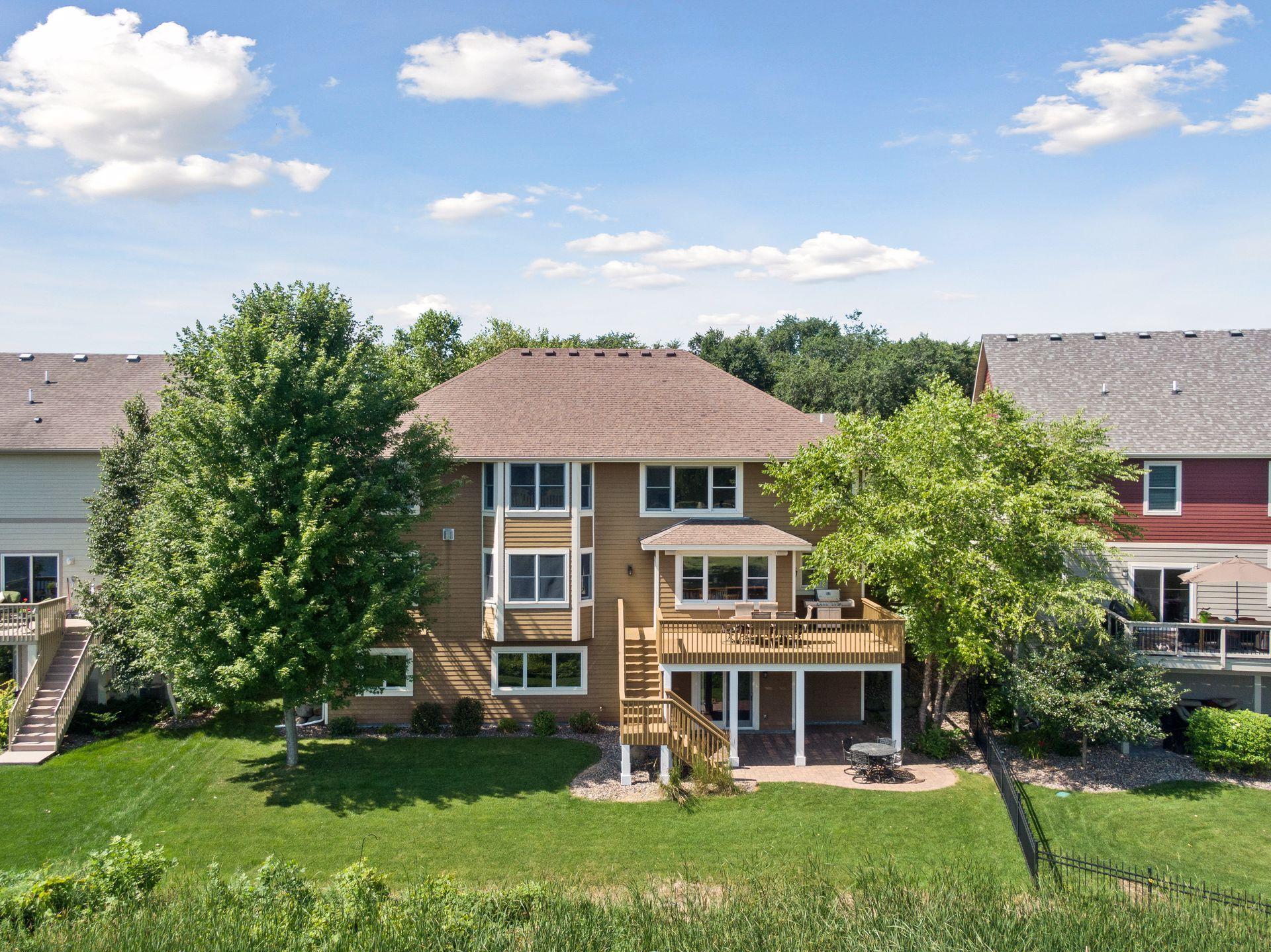 10590 Watersedge Lane