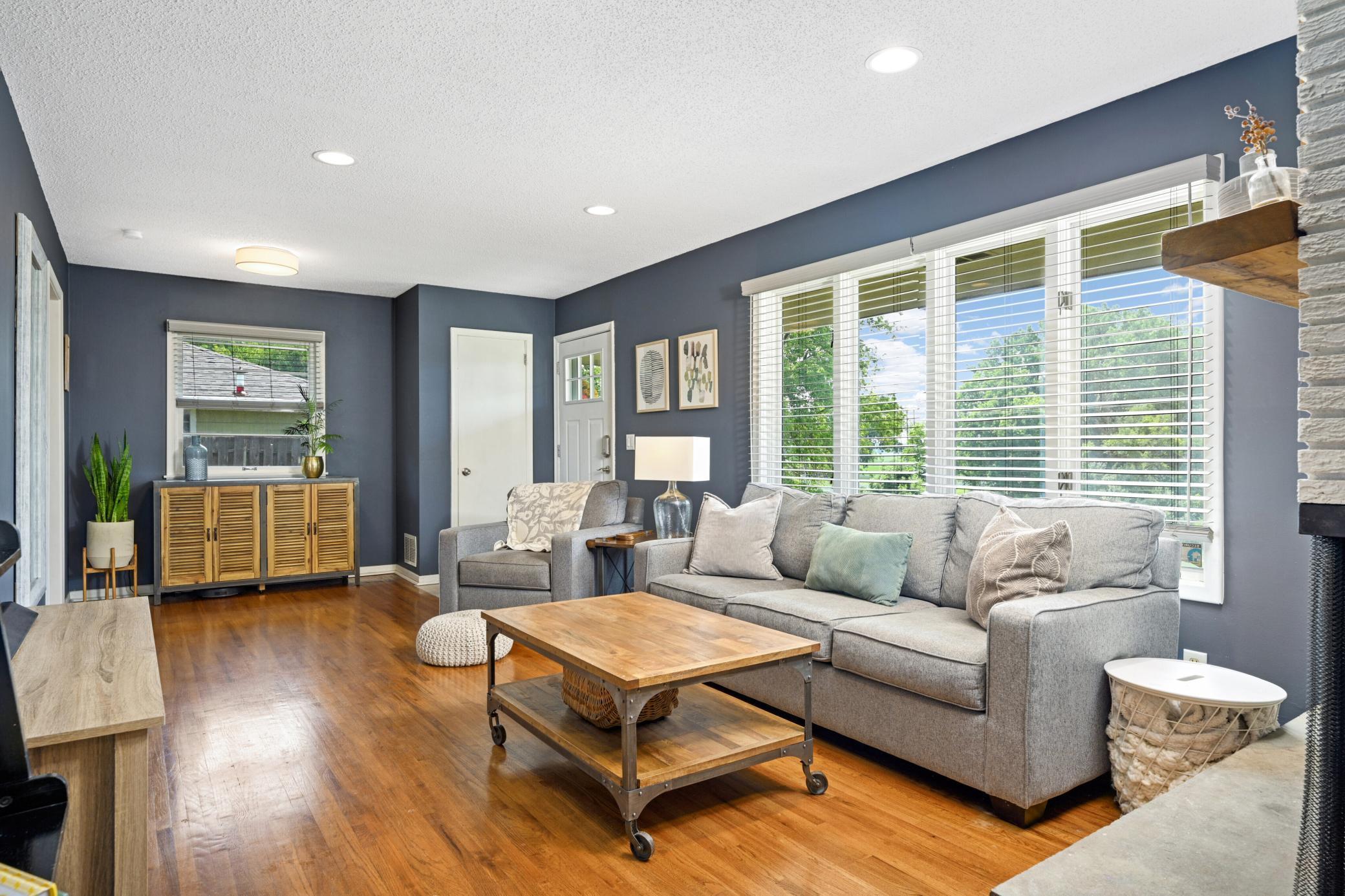 3706 W 90th Street