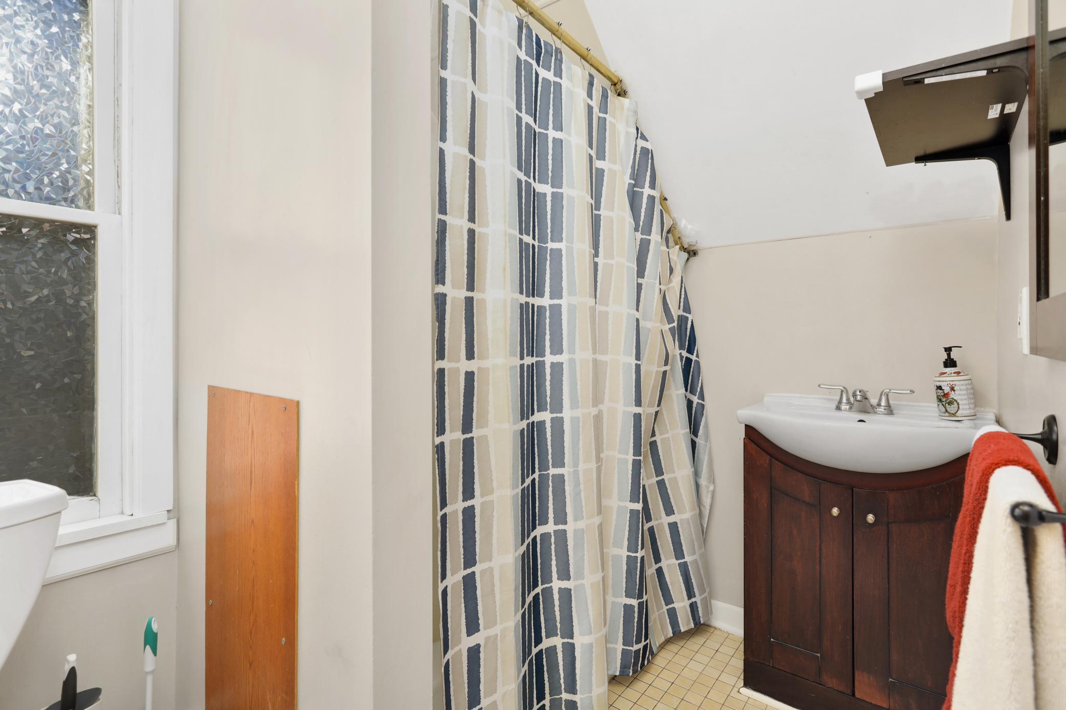 3706 Girard Avenue N